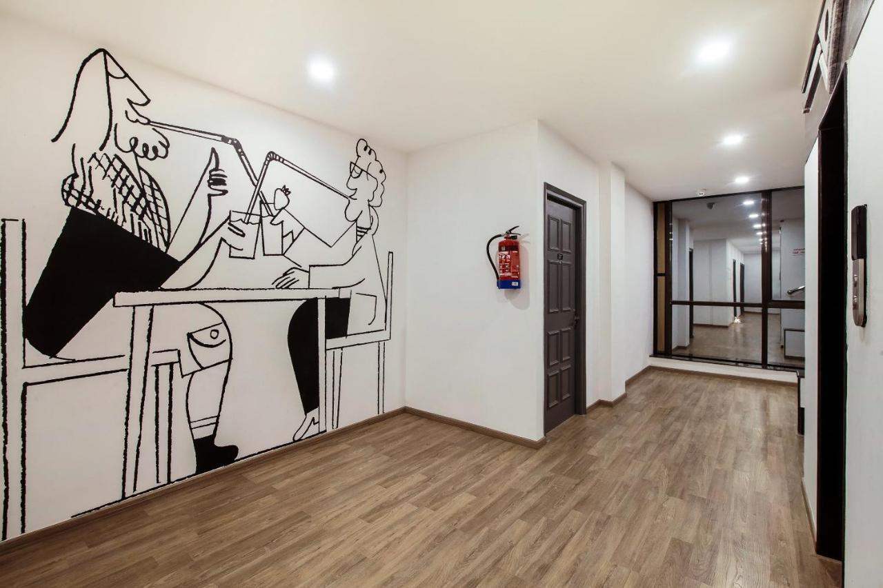 Hotel Navjivan Himatnagar Kültér fotó