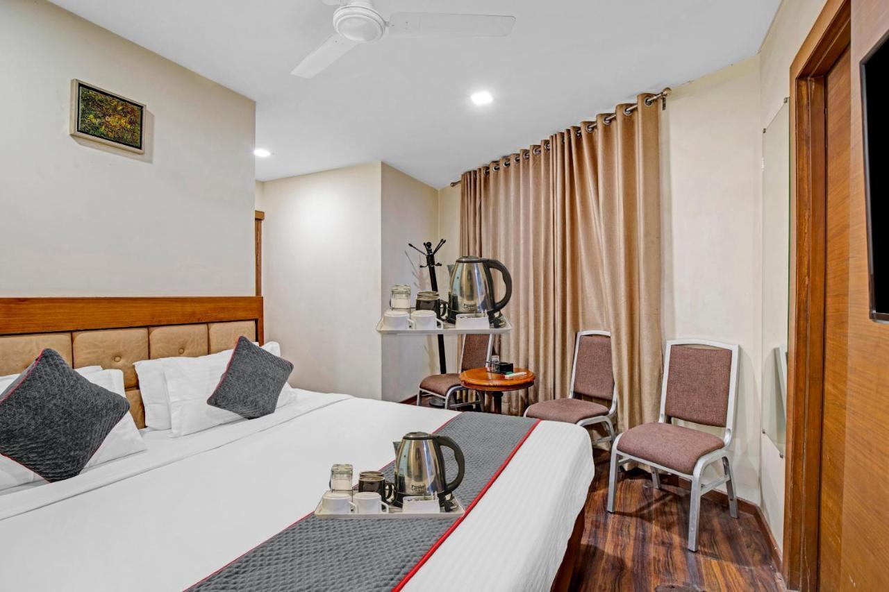 Hotel Navjivan Himatnagar Kültér fotó
